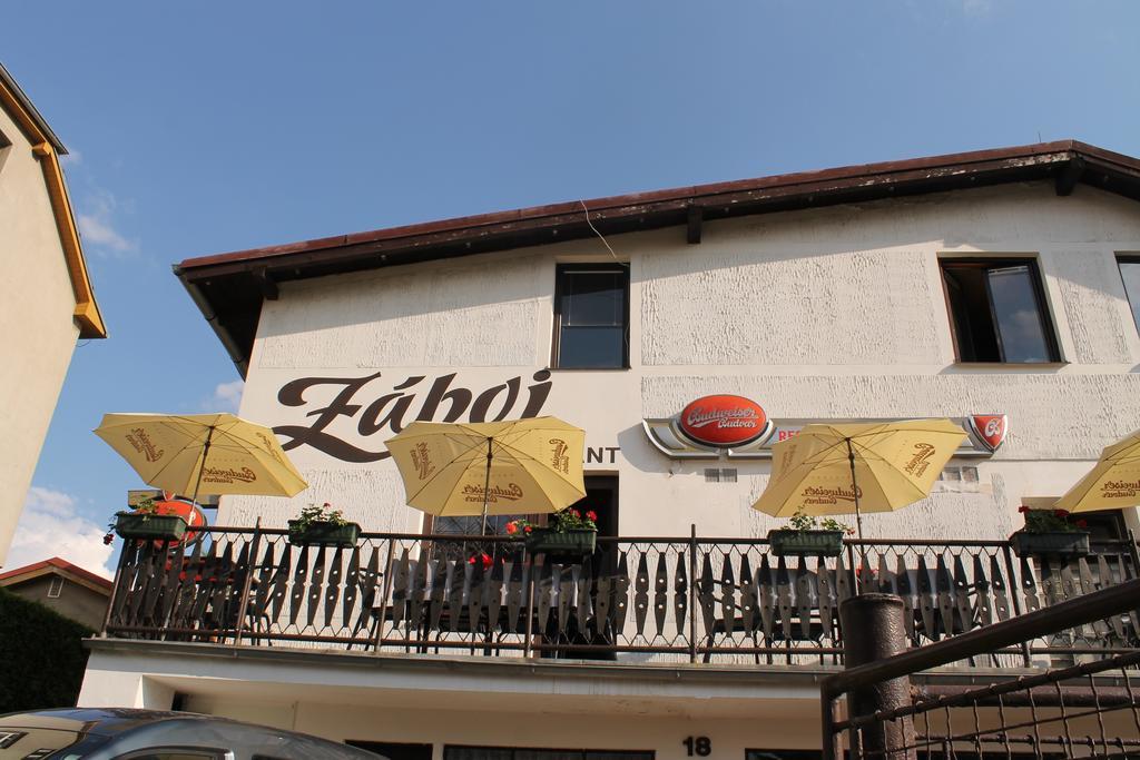Hotel Zaboj Restaurant à Karlovy Vary Extérieur photo